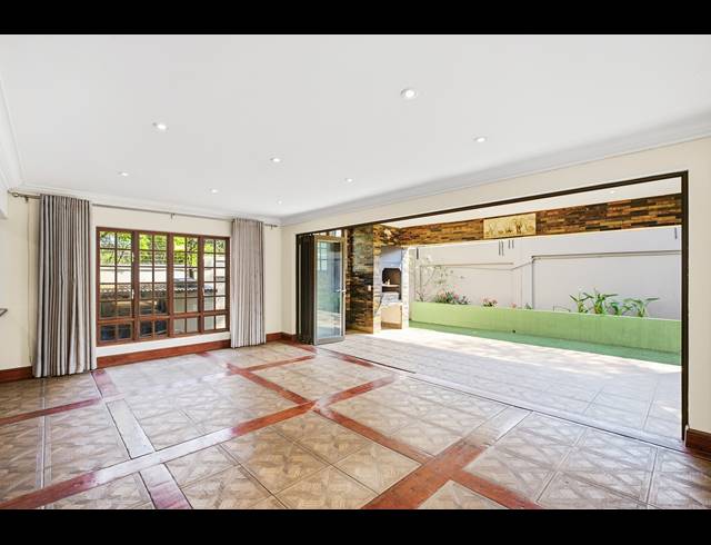 4 BEDROOM HOUSE FOR SALE IN DOUGLASDALE